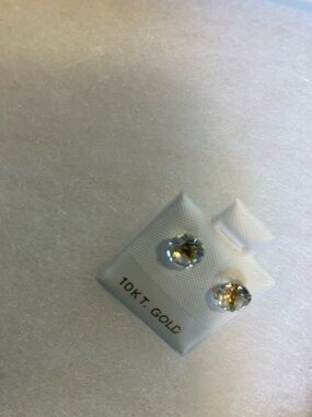 10KT Gold Clear Crystal Stud Earrings - Classic Sparkle